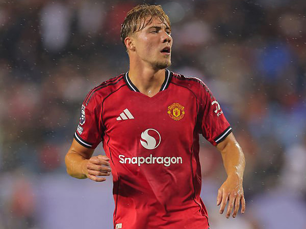Rasmus Hojlund Bikin Pusing MU dalam Perburuan Benjamin Sesko